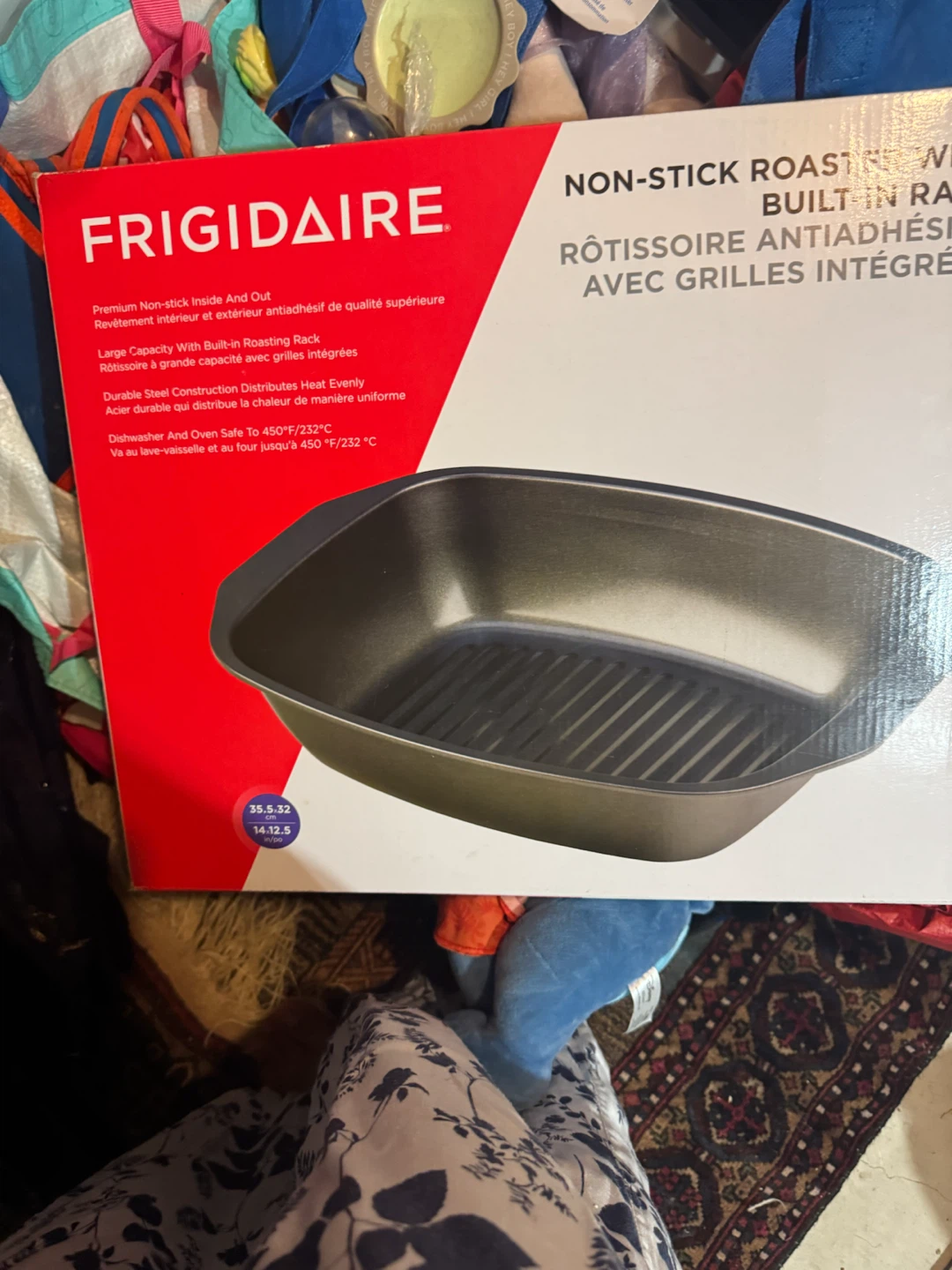 Frigidaire Non-Stick Roast Pan with Built-in Rack