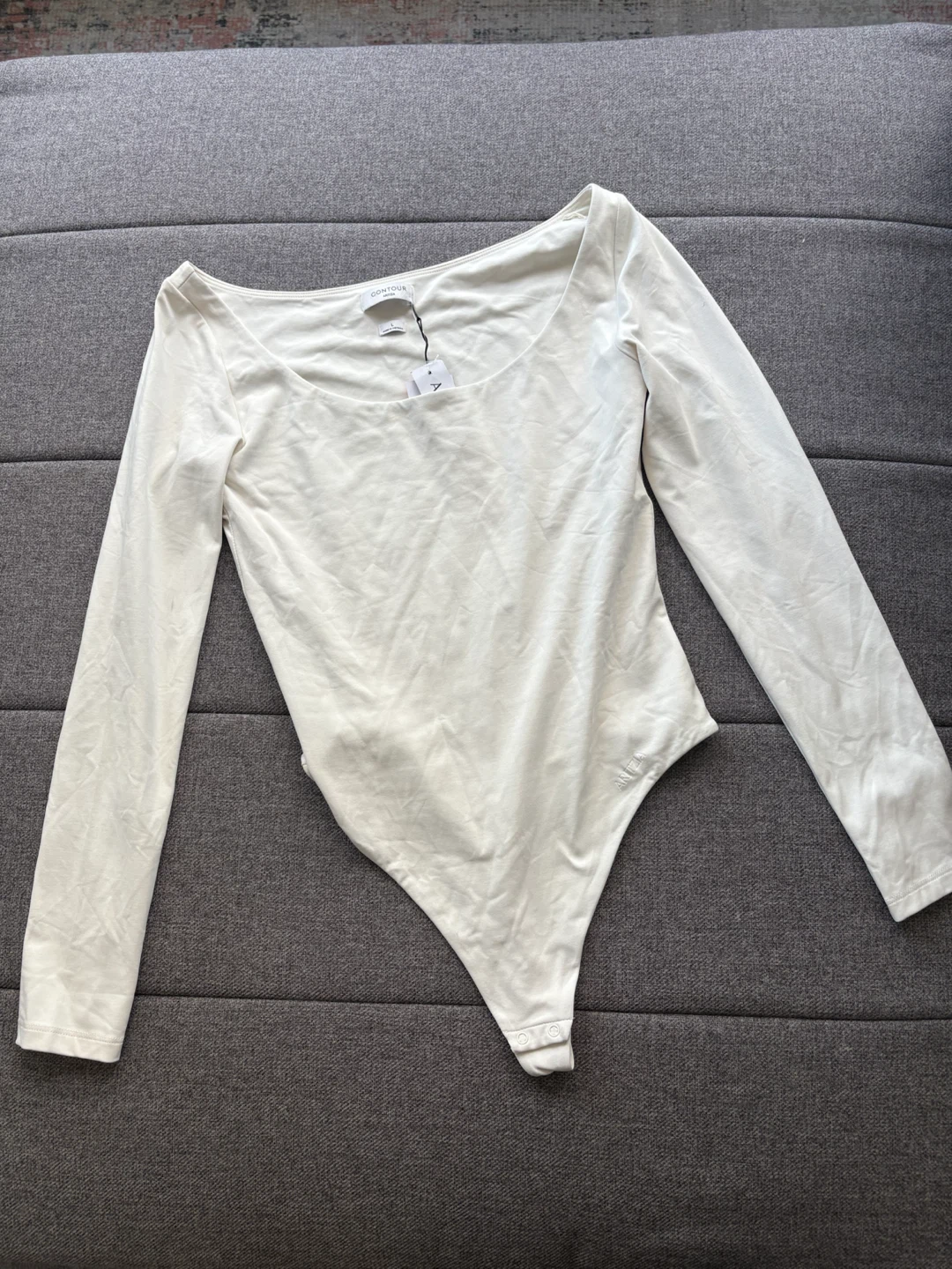 New with tags Aritzia Contour Long Sleeve Bodysuit