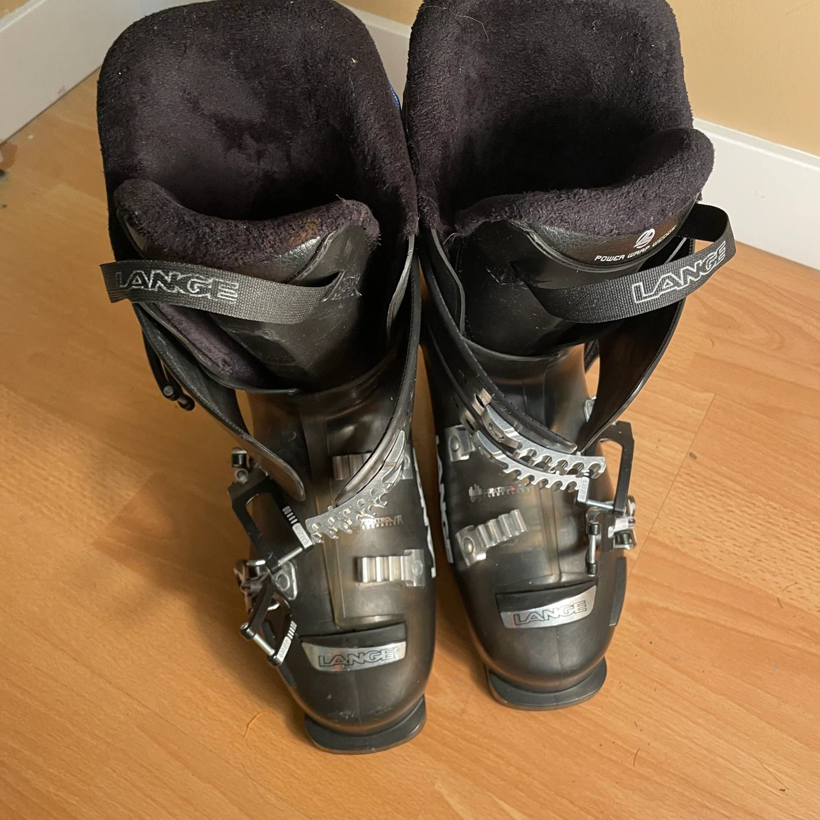 Lange Ski Boots Like New - photo 4