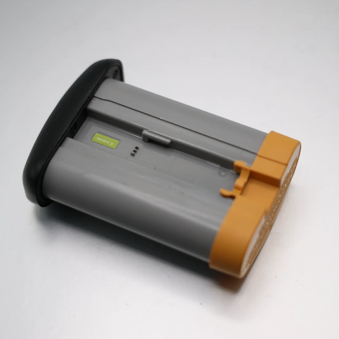 Canon LP-E19 Rechargeable Li-ion Battery Pack - photo 2