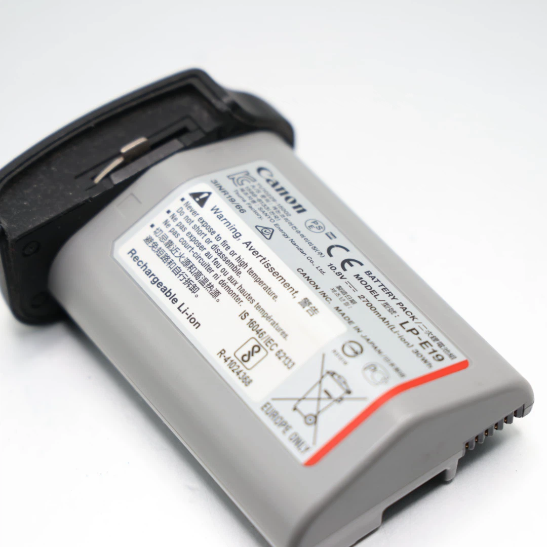 Canon LP-E19 Rechargeable Li-ion Battery Pack - photo 4