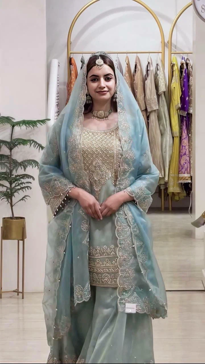 Embroidered Kurti with Dupatta and Pants - photo 2