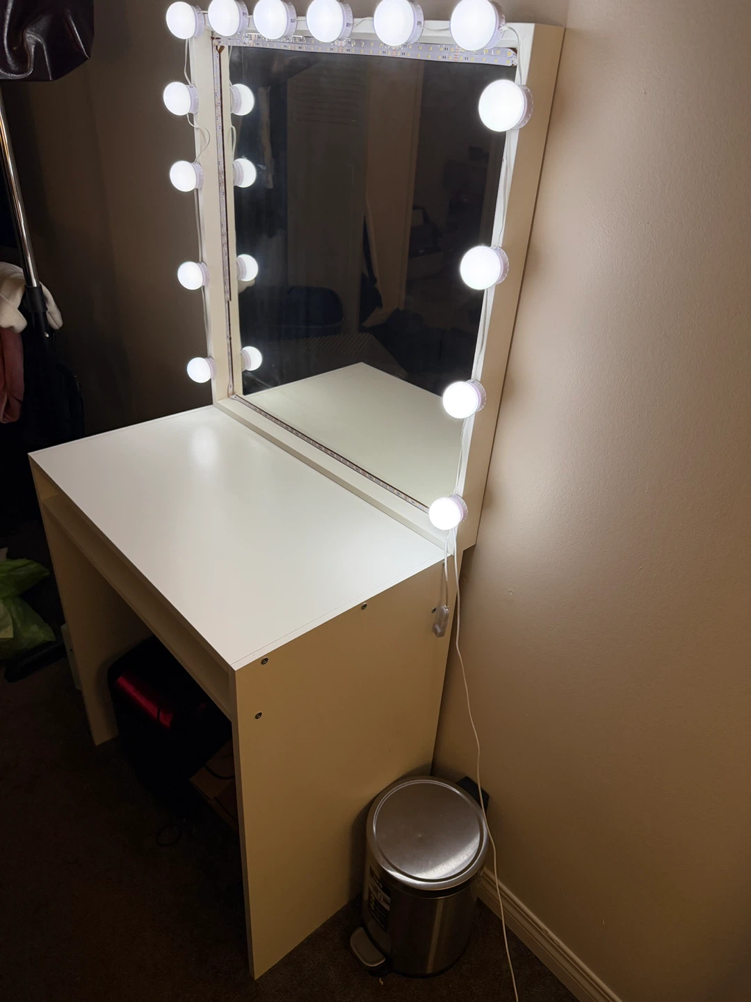 White Vanity Table - photo 2