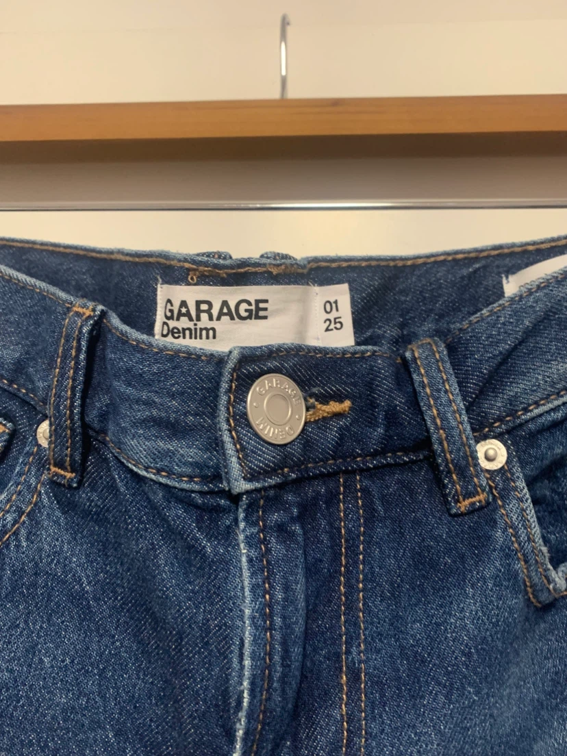 Garage Low-Rise Straight Jeans Size 01/25 - photo 2