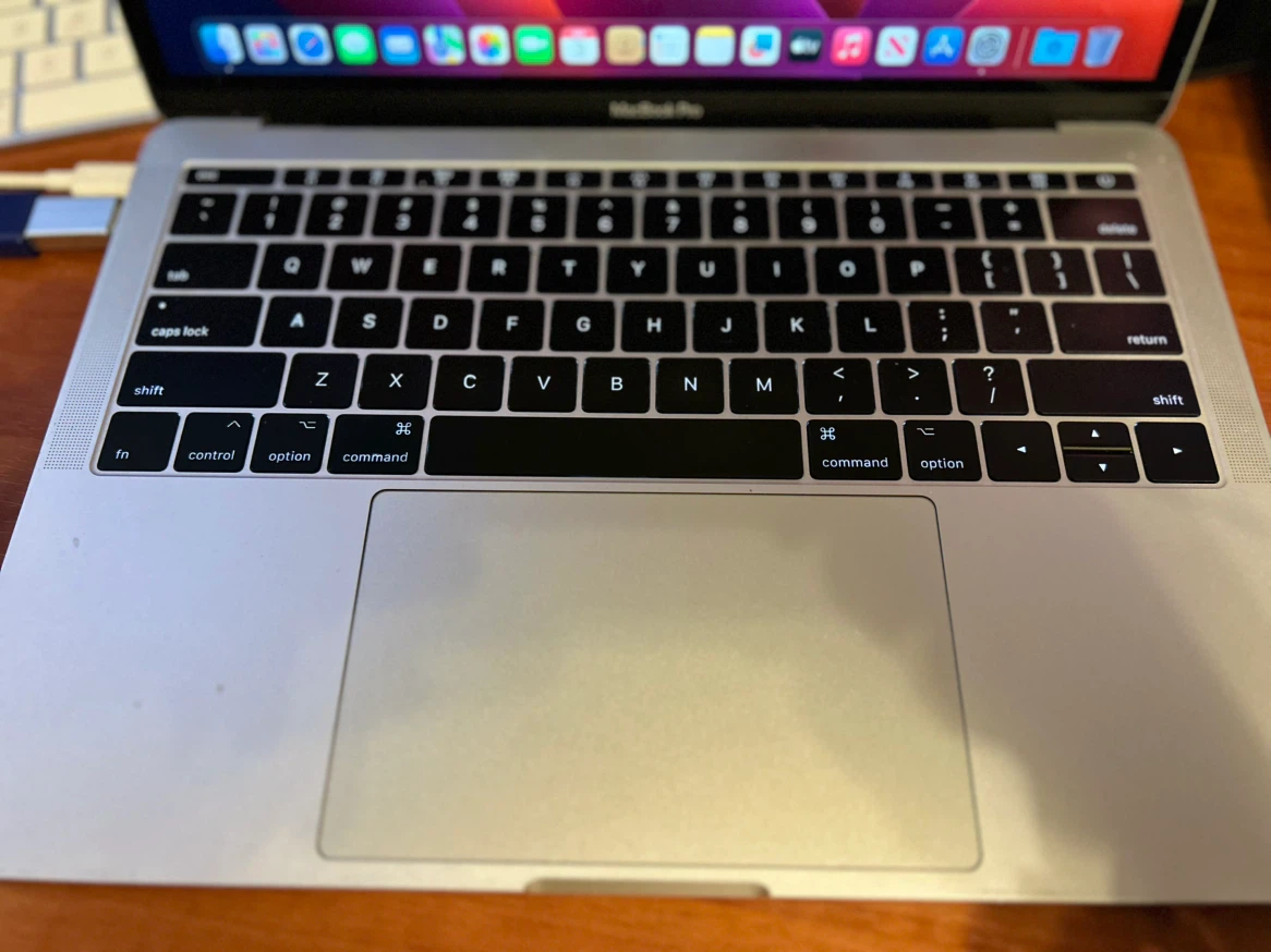 Apple MacBook Pro 13-inch - photo 2