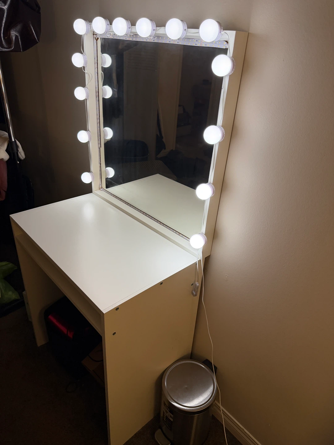 Hollywood Style LED Vanity Mirror - photo 2
