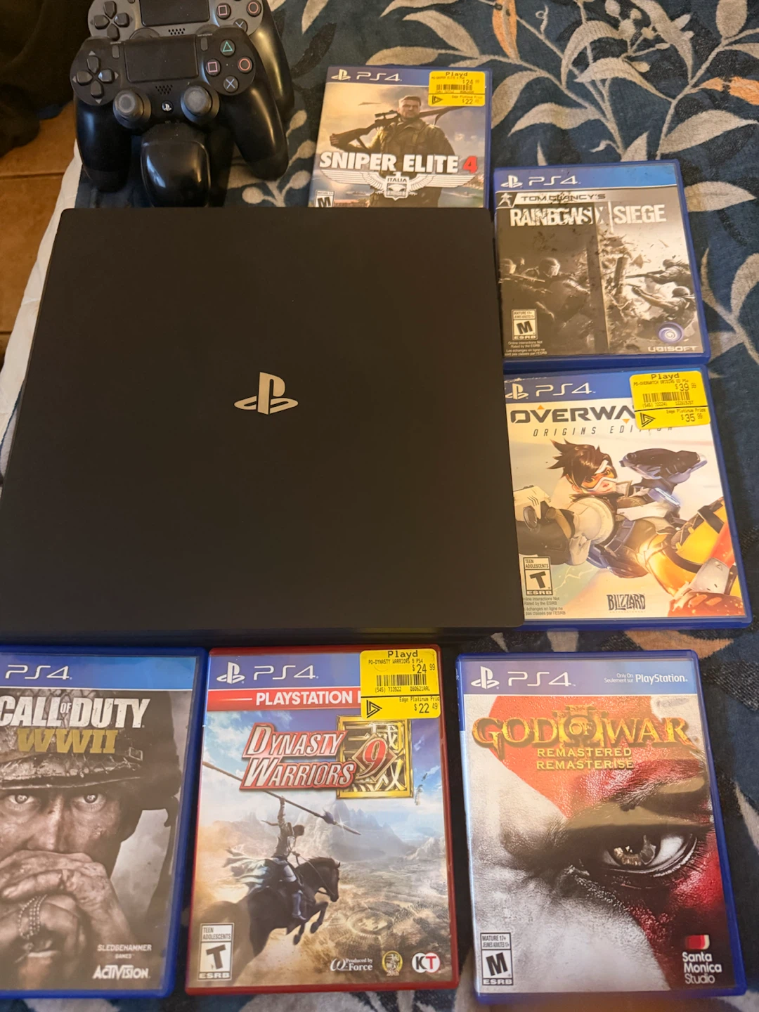 PlayStation 4 Console Bundle with 6 Games and 2 Controllers
