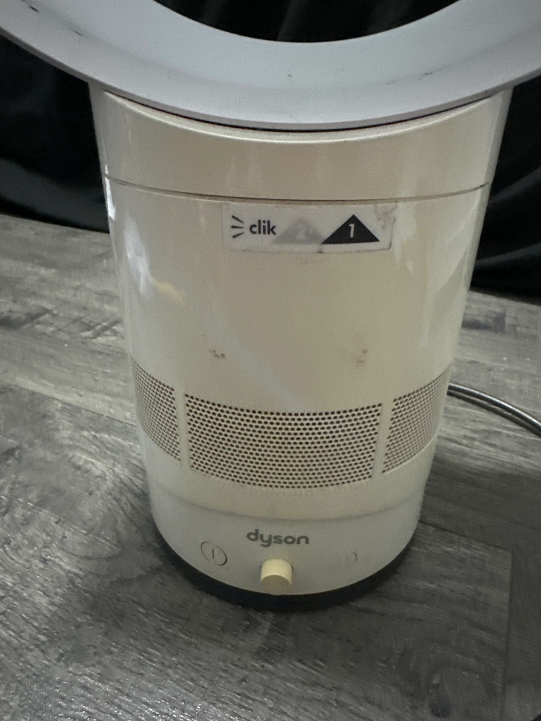 Dyson Air Multiplier Table Fan - photo 2