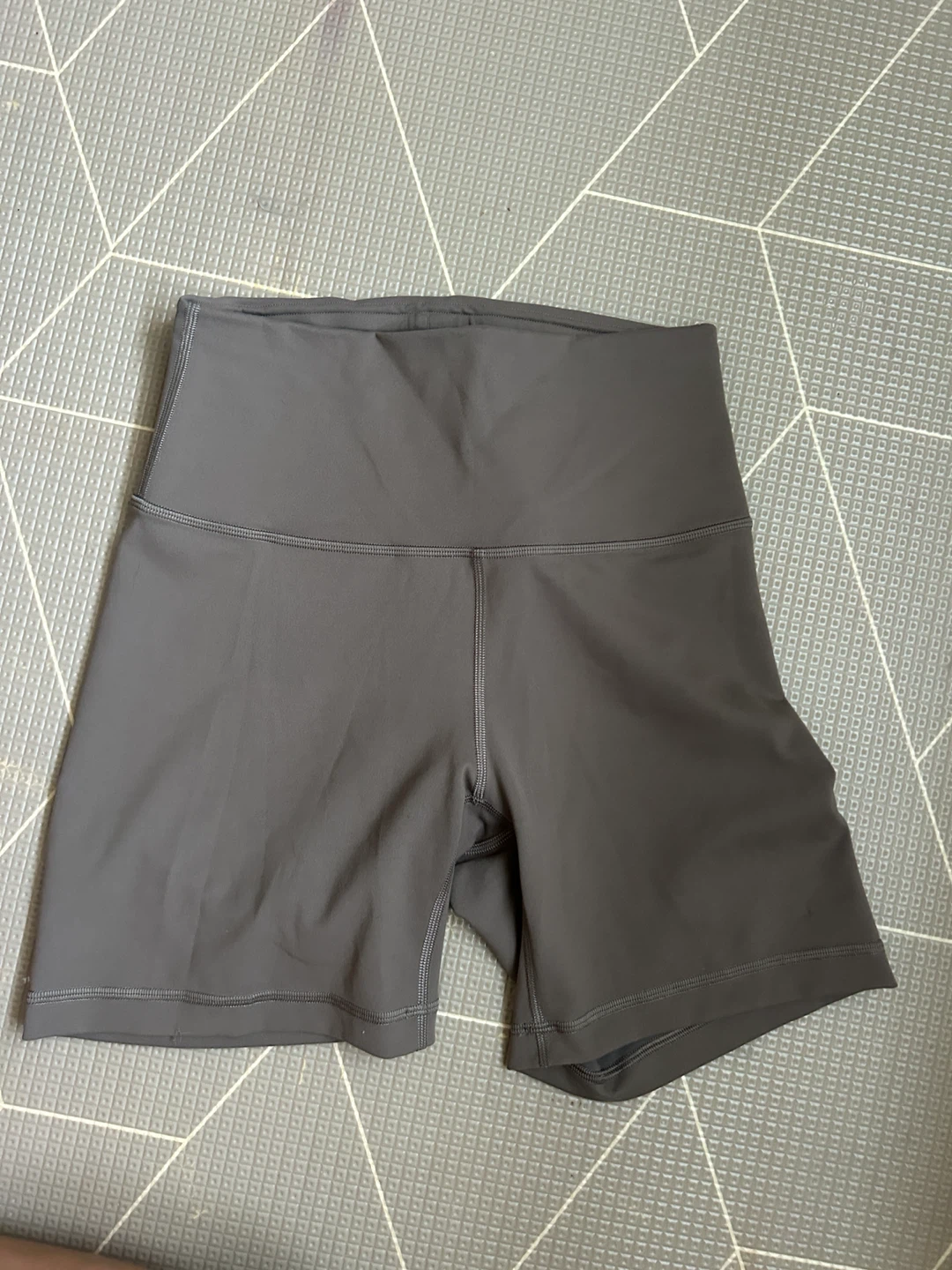 Lululemon Women's Shorts Size 6