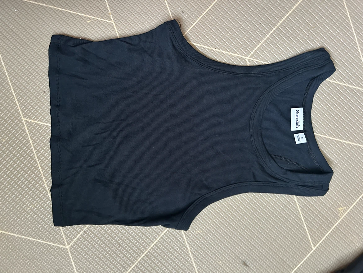 Aritzia Sun-deh Black Ribbed Tank Top