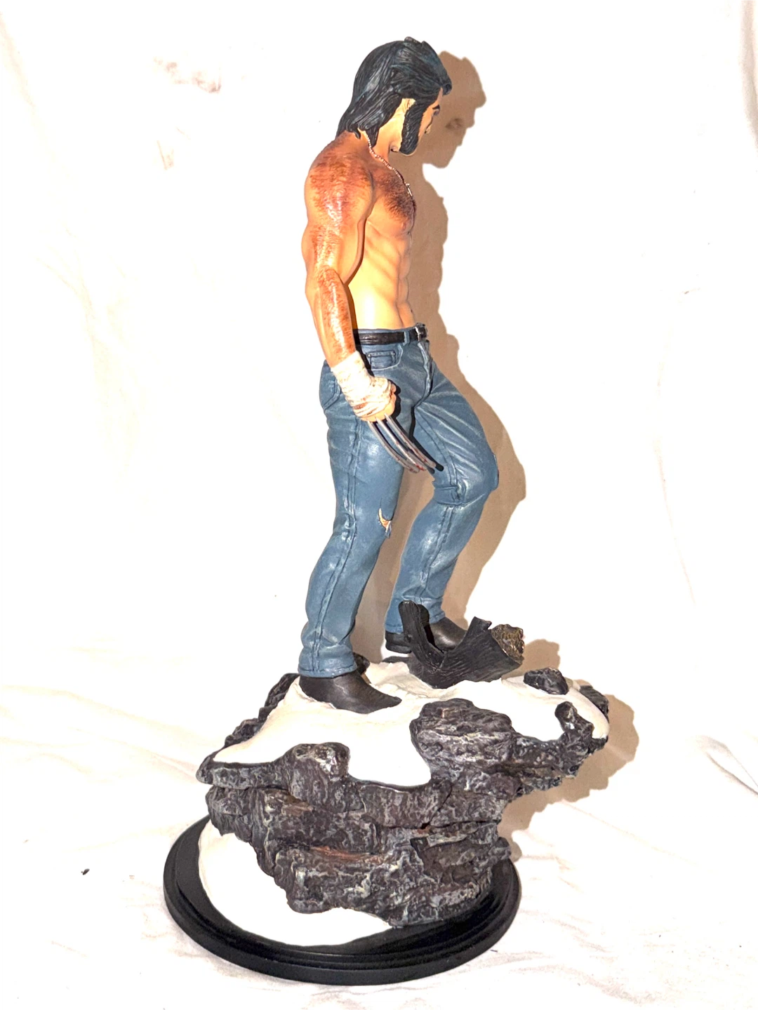 Marvel Wolverine Logan Limited Edition Collectible Statue - photo 3