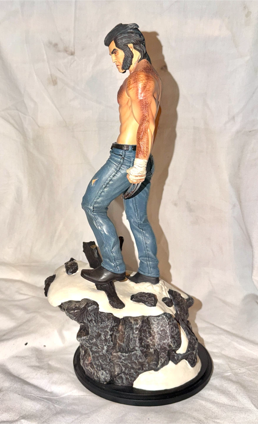 Marvel Wolverine Logan Limited Edition Collectible Statue - photo 5