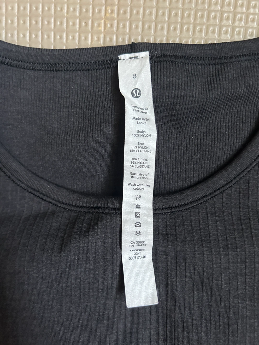 Lululemon Black seamless Long Sleeve Shirt Size 8 - photo 2