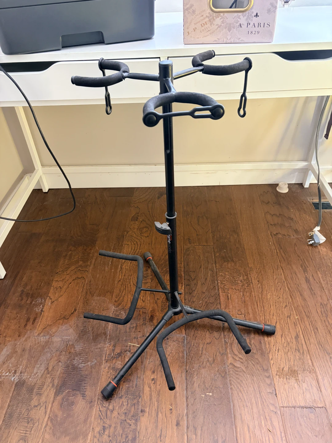Gator Frameworks Triple Guitar Stand