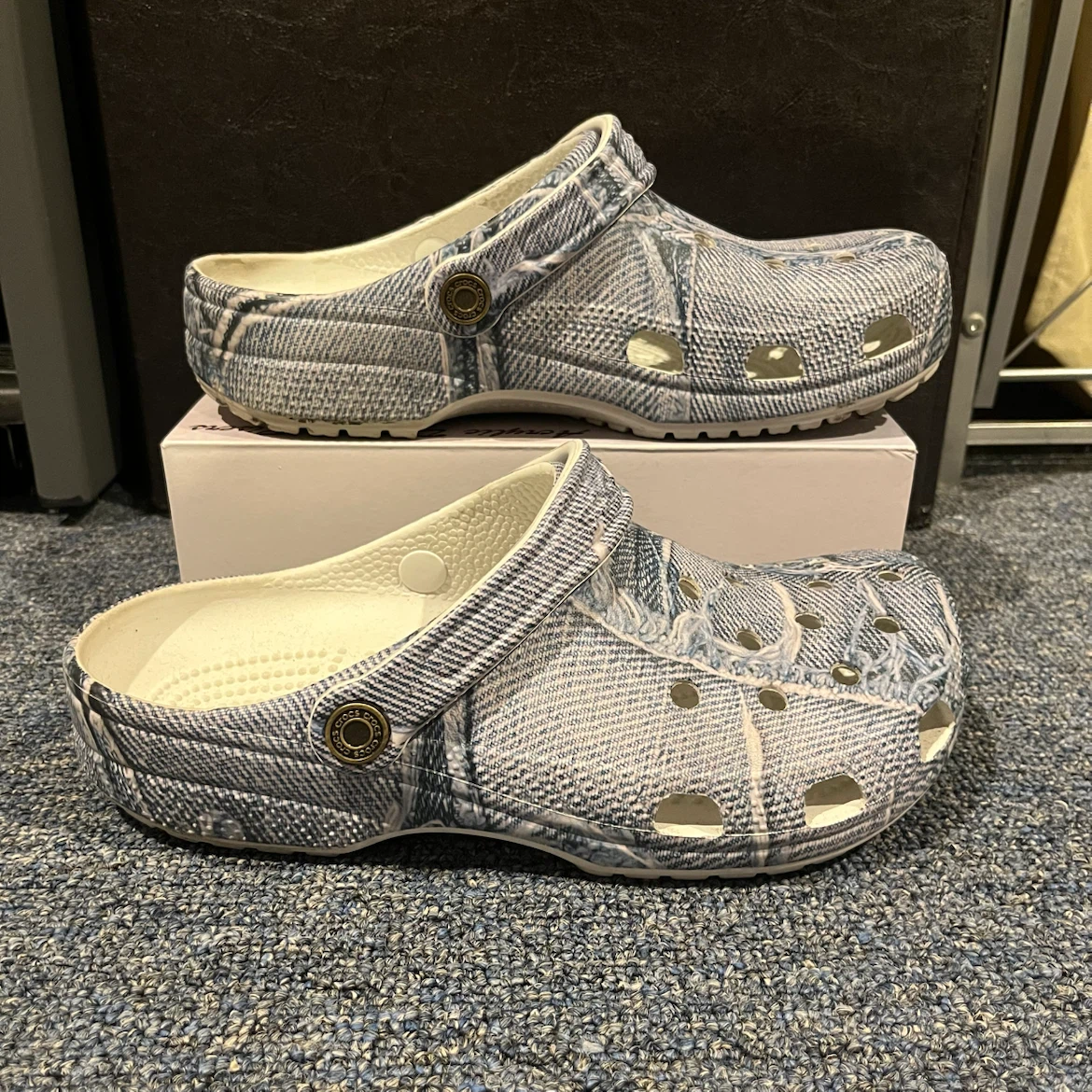 Women’s Denim-Printed Crocs - Blue - photo 3