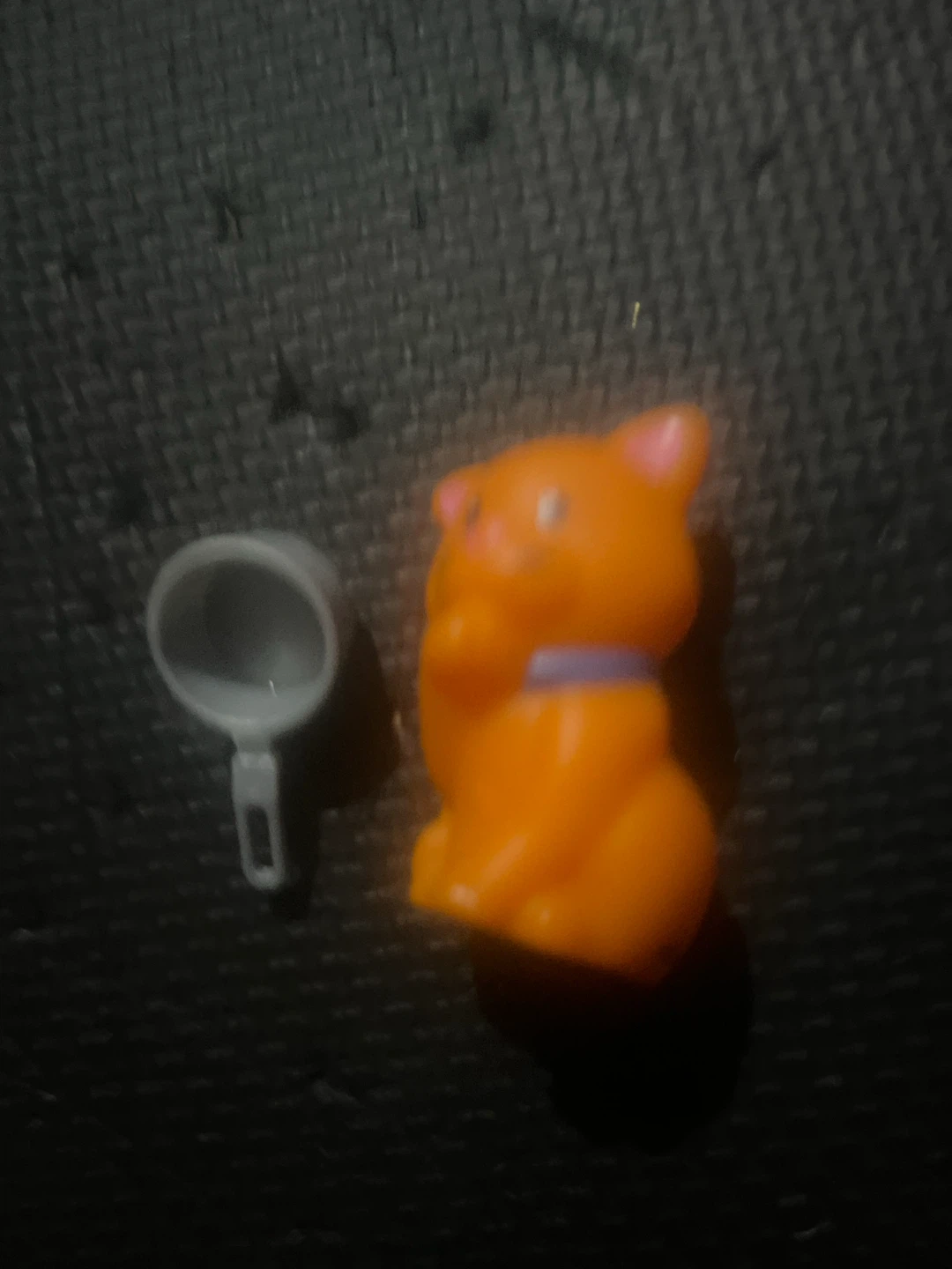 Small orange cat toy figurine - photo 2