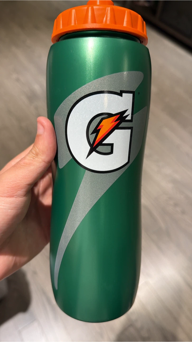 32oz Gatorade Water Bottles-$5 each. - photo 3