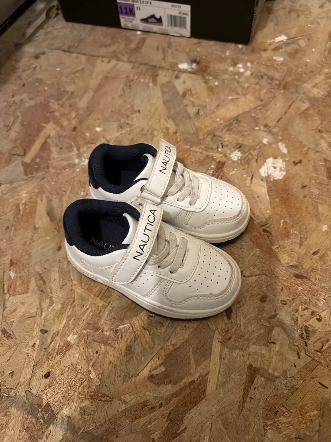 Nautica Kids White Sneakers size 6 toddler