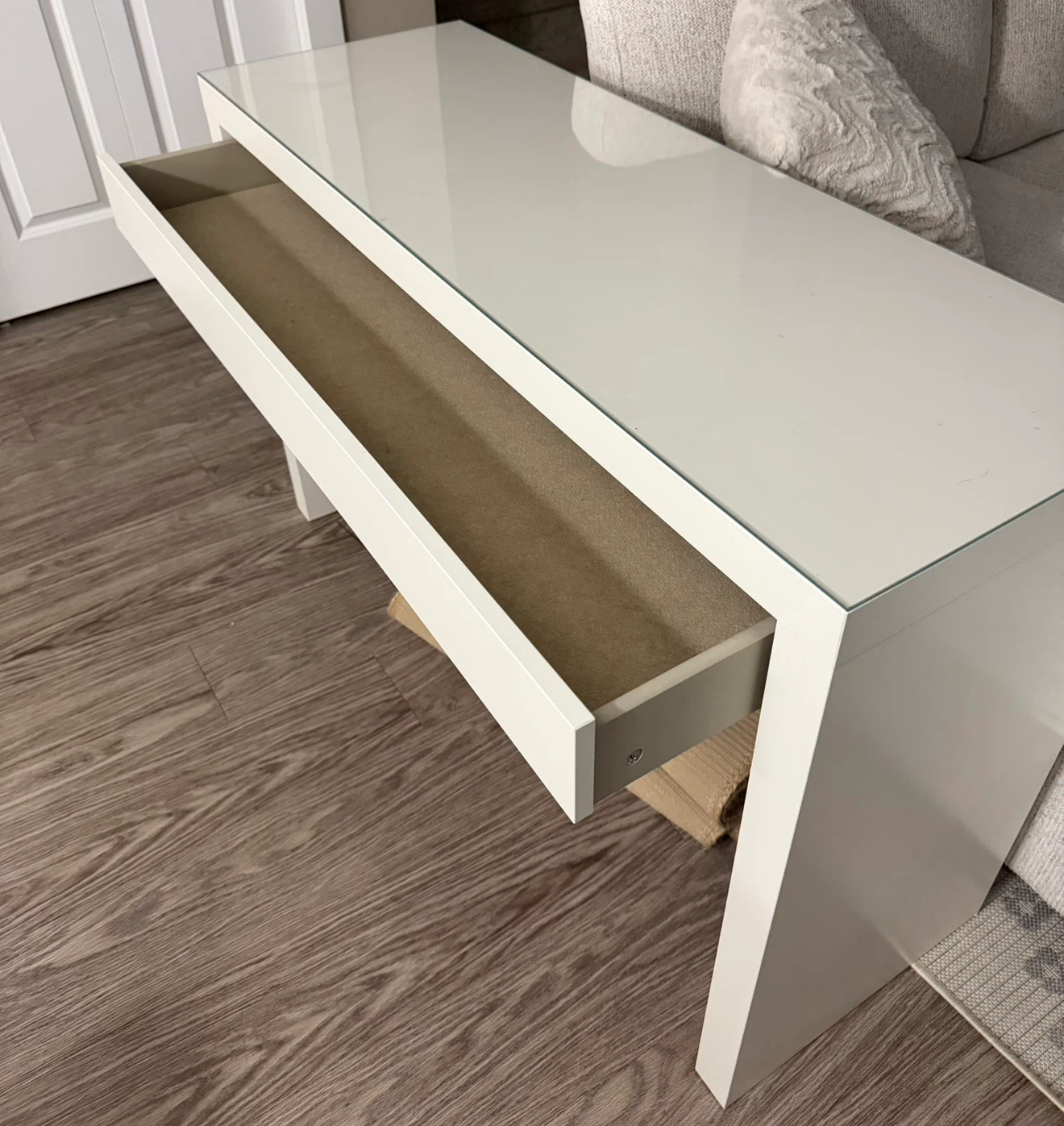 IKEA MALM Dressing Table - photo 2