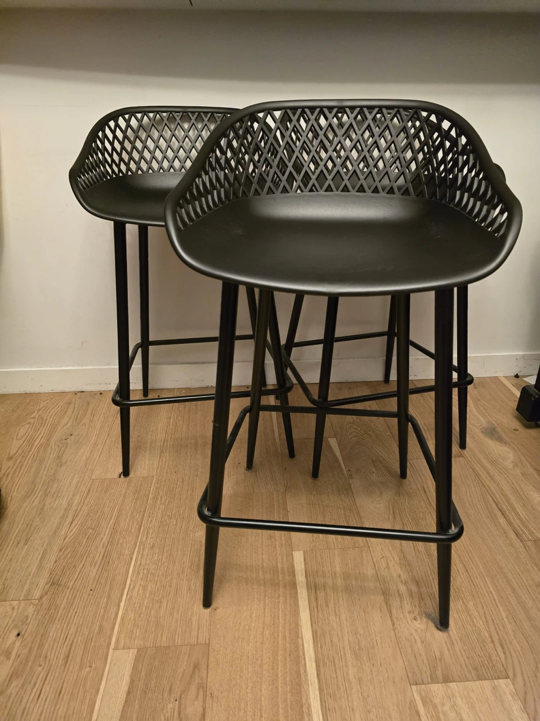 3 Black Modern Bar Stools - photo 2