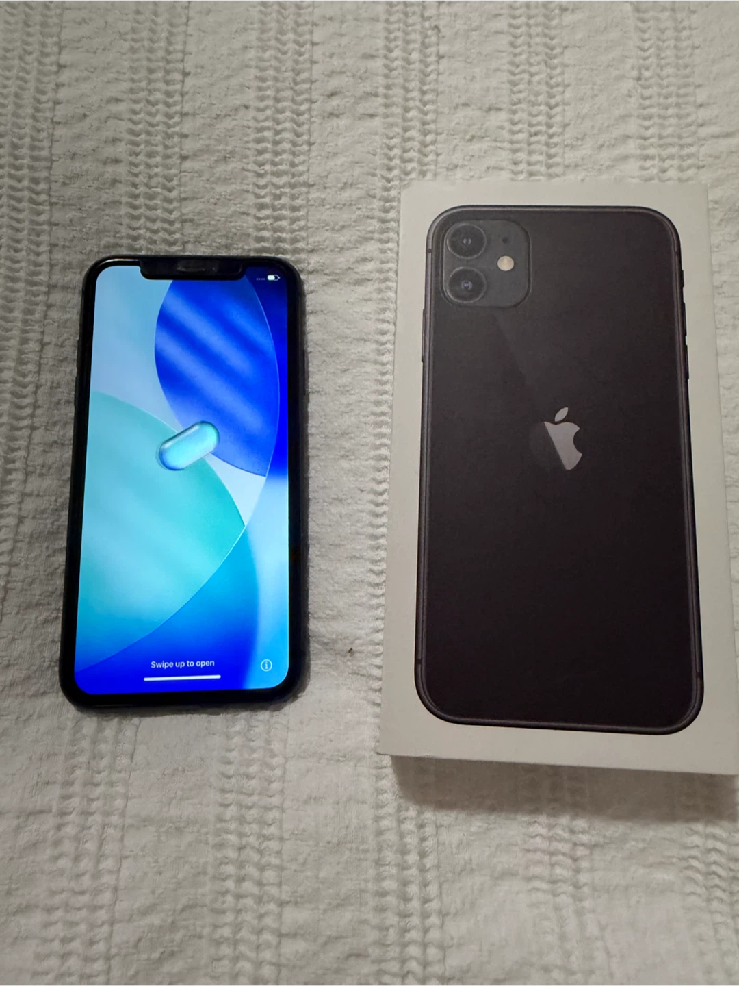 Apple iPhone 11 - Black