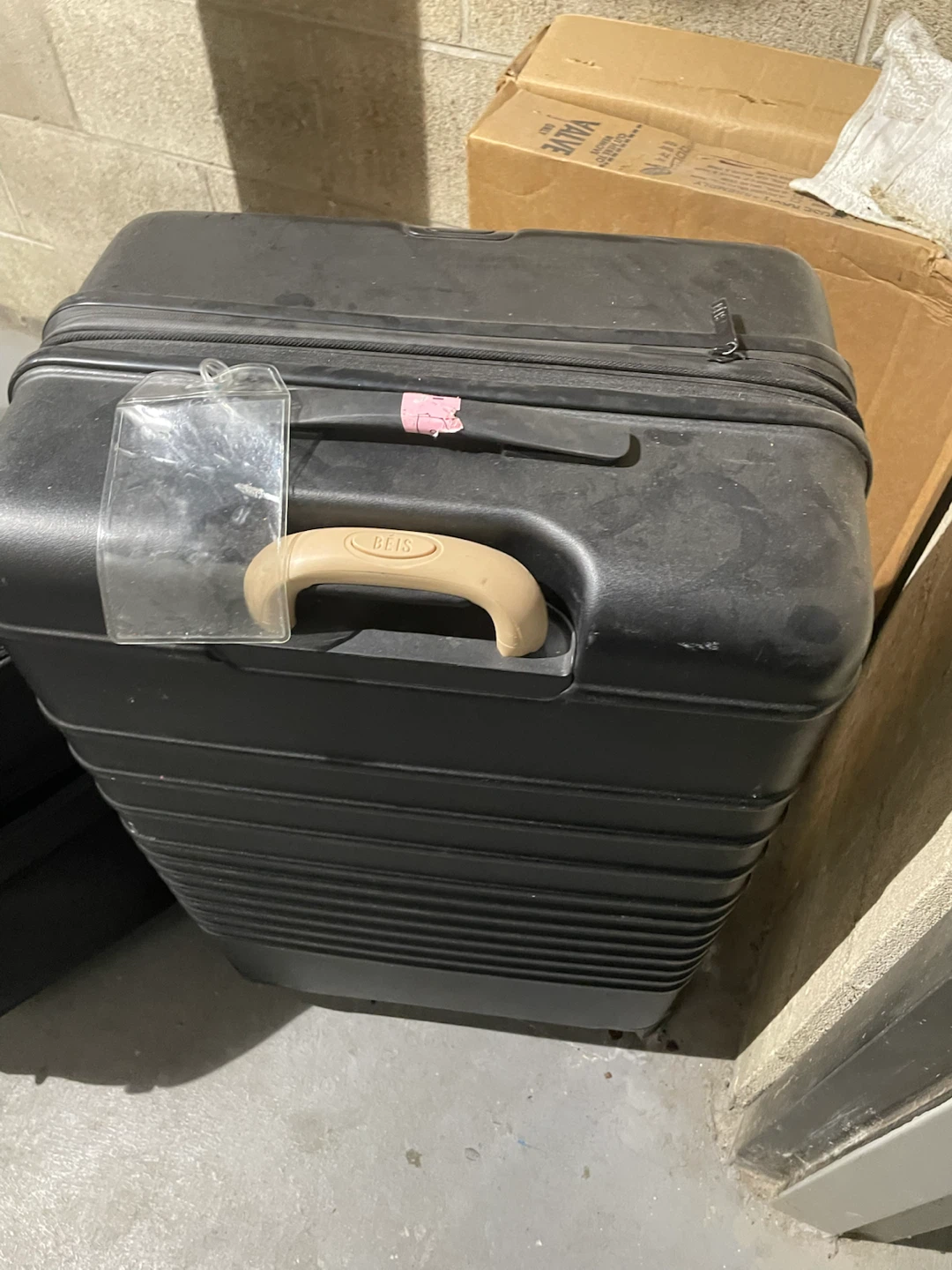 Béis Black Hardside Check-in Luggage - photo 2