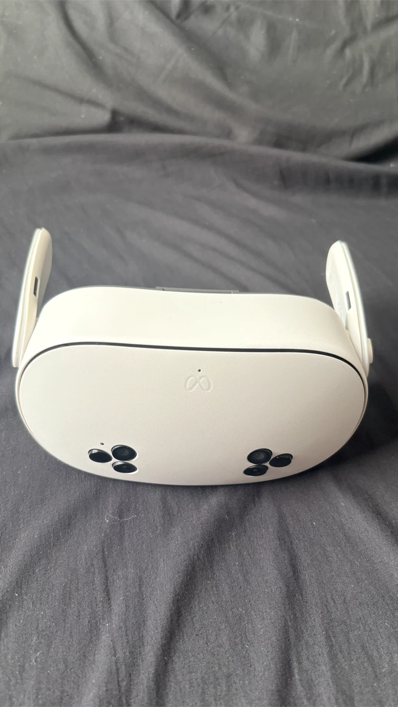 Meta Quest 3s VR Headset with Controllers - photo 5