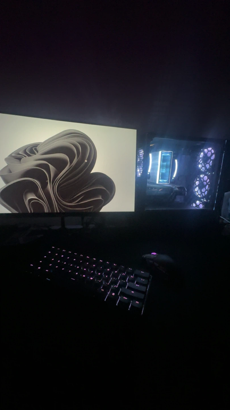 Gaming PC it has Wi-Fi and windows 11
