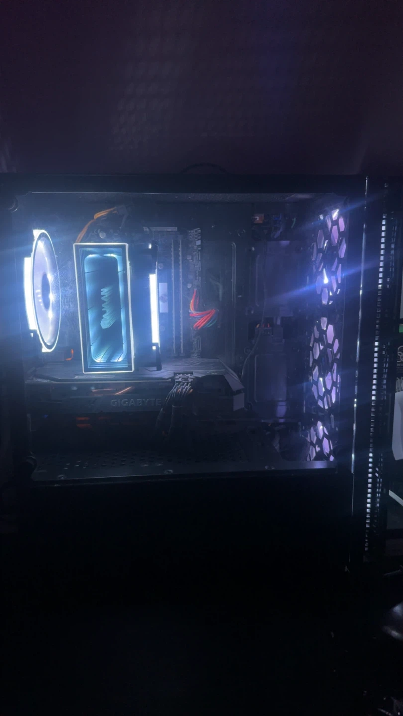 Gaming PC it has Wi-Fi and windows 11 - photo 4