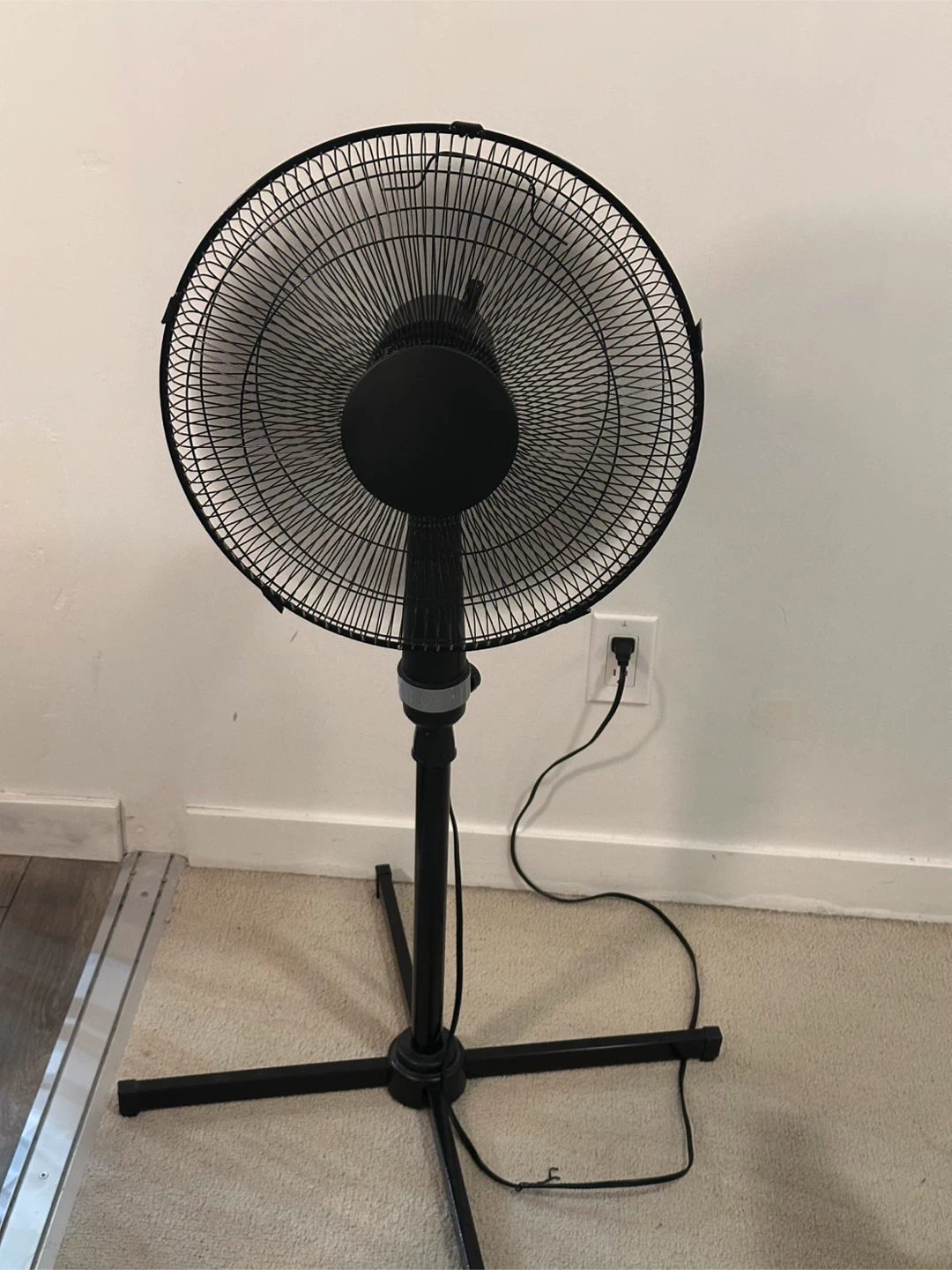Mainstays 16 Inch Oscillating Stand Fan