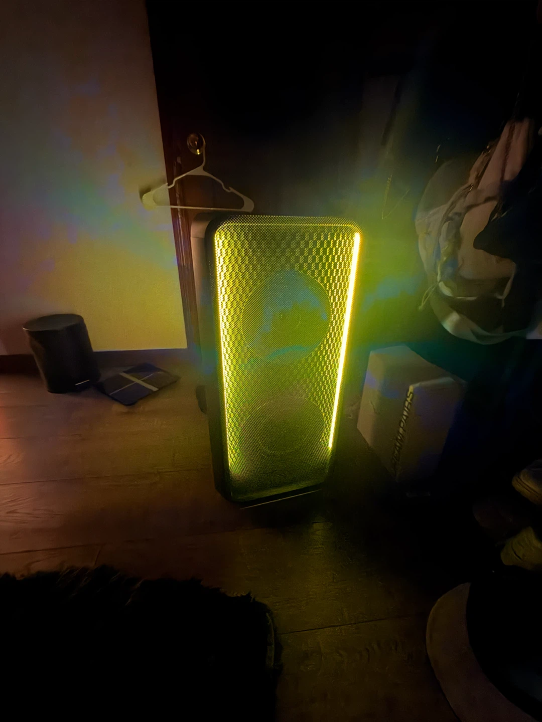 Samsung Portable Bluetooth Speaker with Lights - photo 3