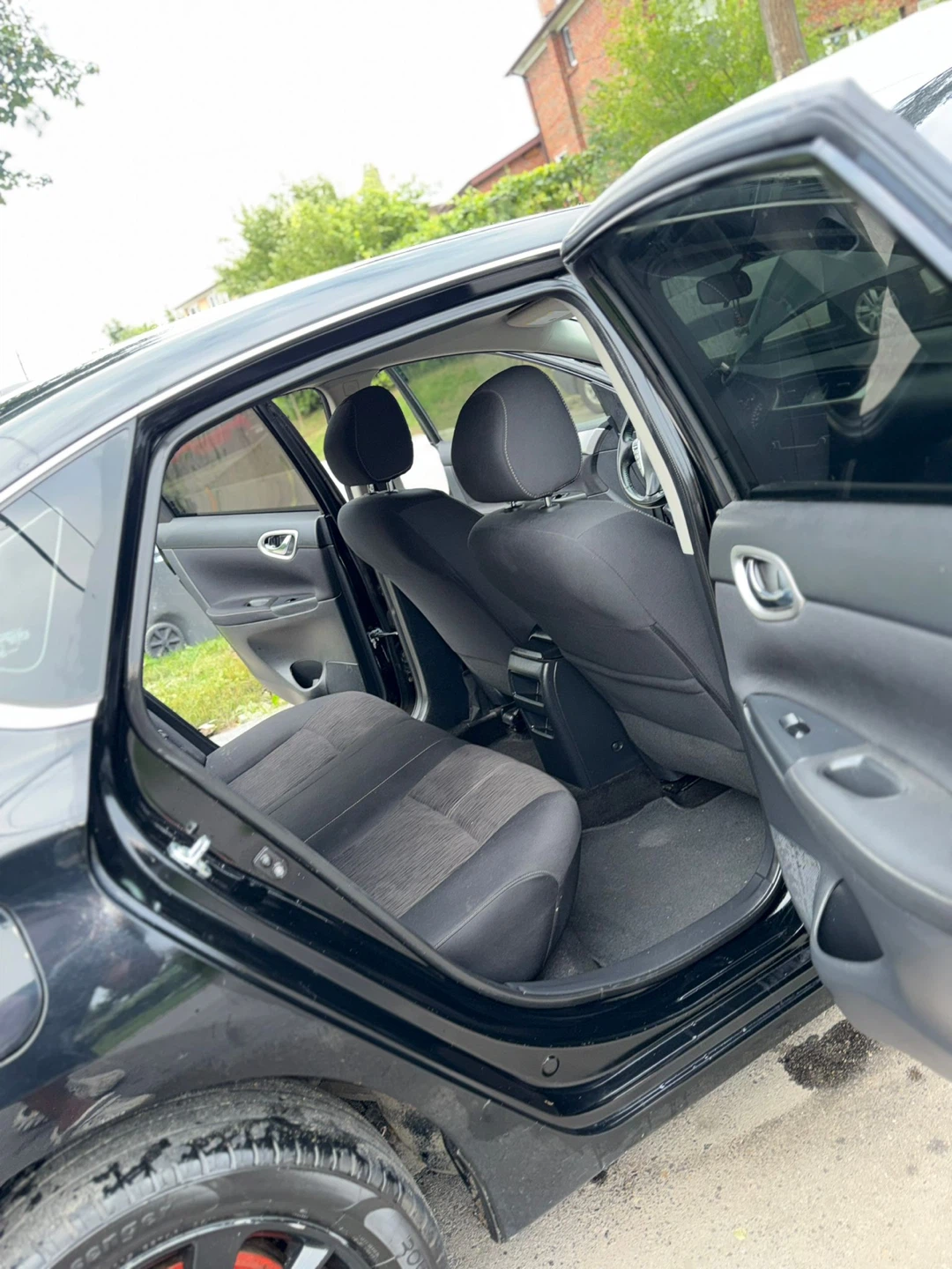 Nissan Sentra Sedan - photo 5