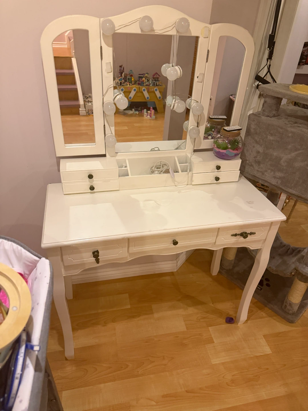 White Vanity Desk with Tri-fold Mirror and Lights - photo 2