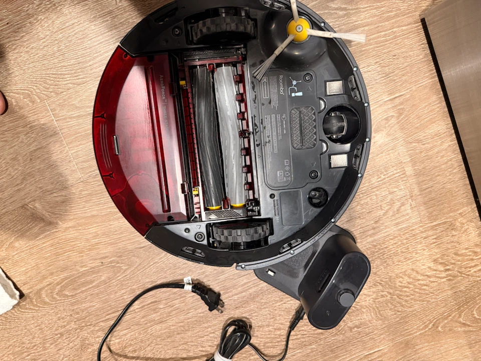 iRobot Roomba Robot Vacuum - photo 2