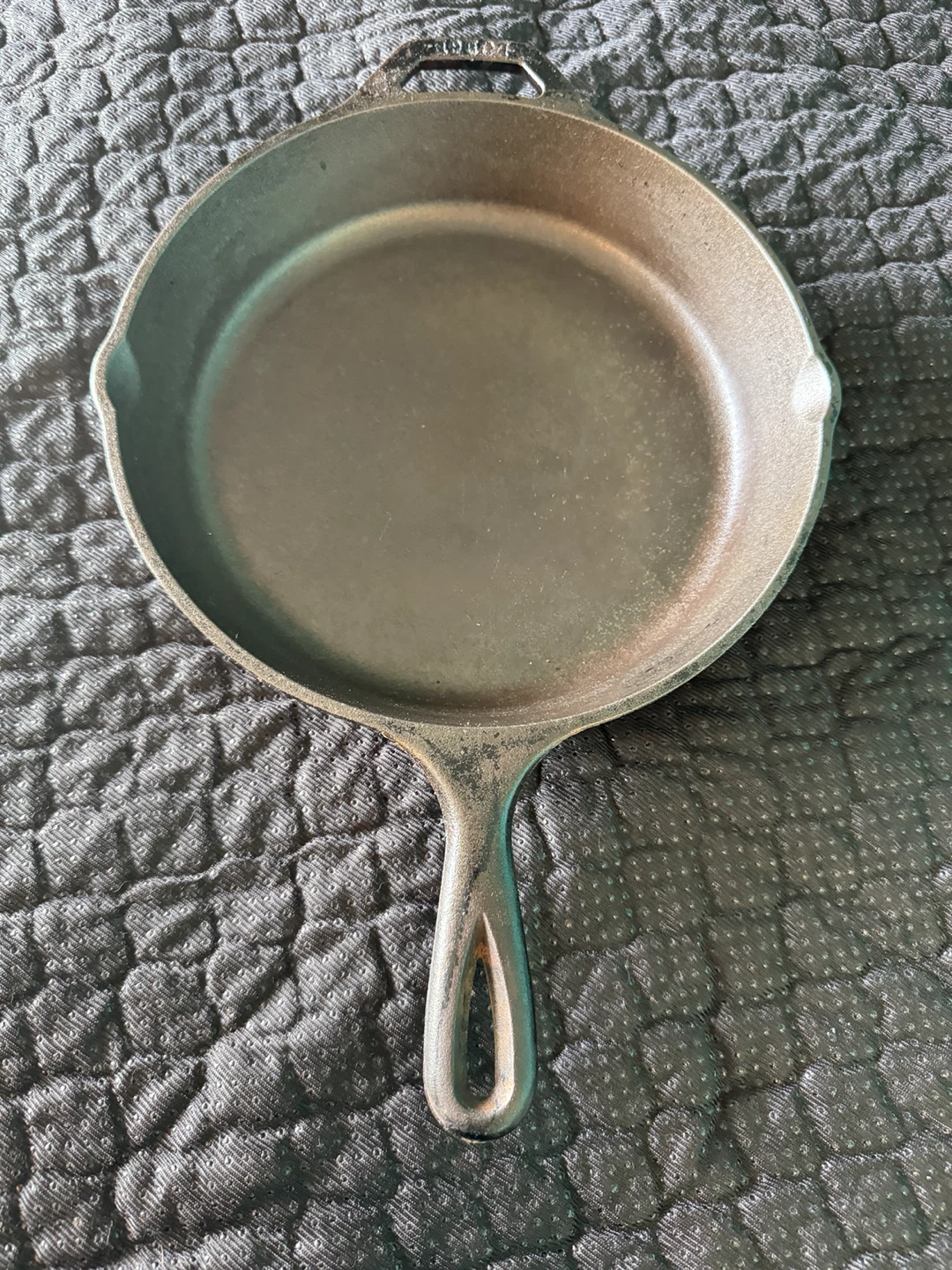 Lodge Cast Iron Skillet + Small Cast Iron Skillet – Set of 2 - photo 2
