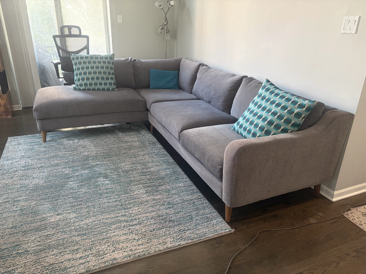 L shaped couch, throw pillows and area rug set - photo 2