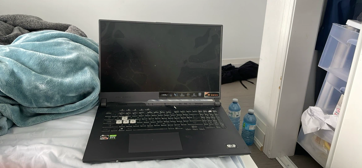 ASUS ROG Strix G17 Laptop (FOR PARTS)