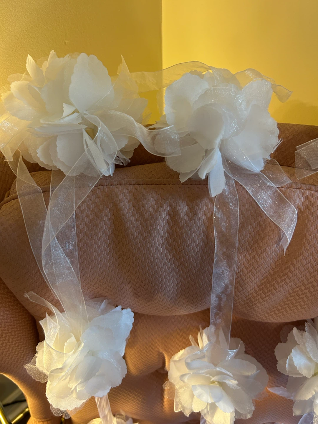 3 Strands of White Flower Garland with Ribbons - Free - photo 2