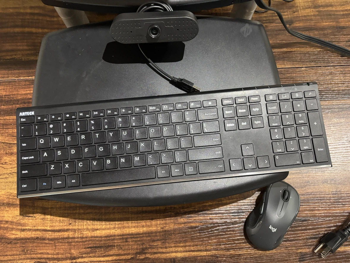 27 inch Monitor & wireless mouse/keyboard - photo 2