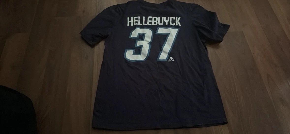 Winnipeg Jets Hellebuyck #37 T-Shirt - photo 2