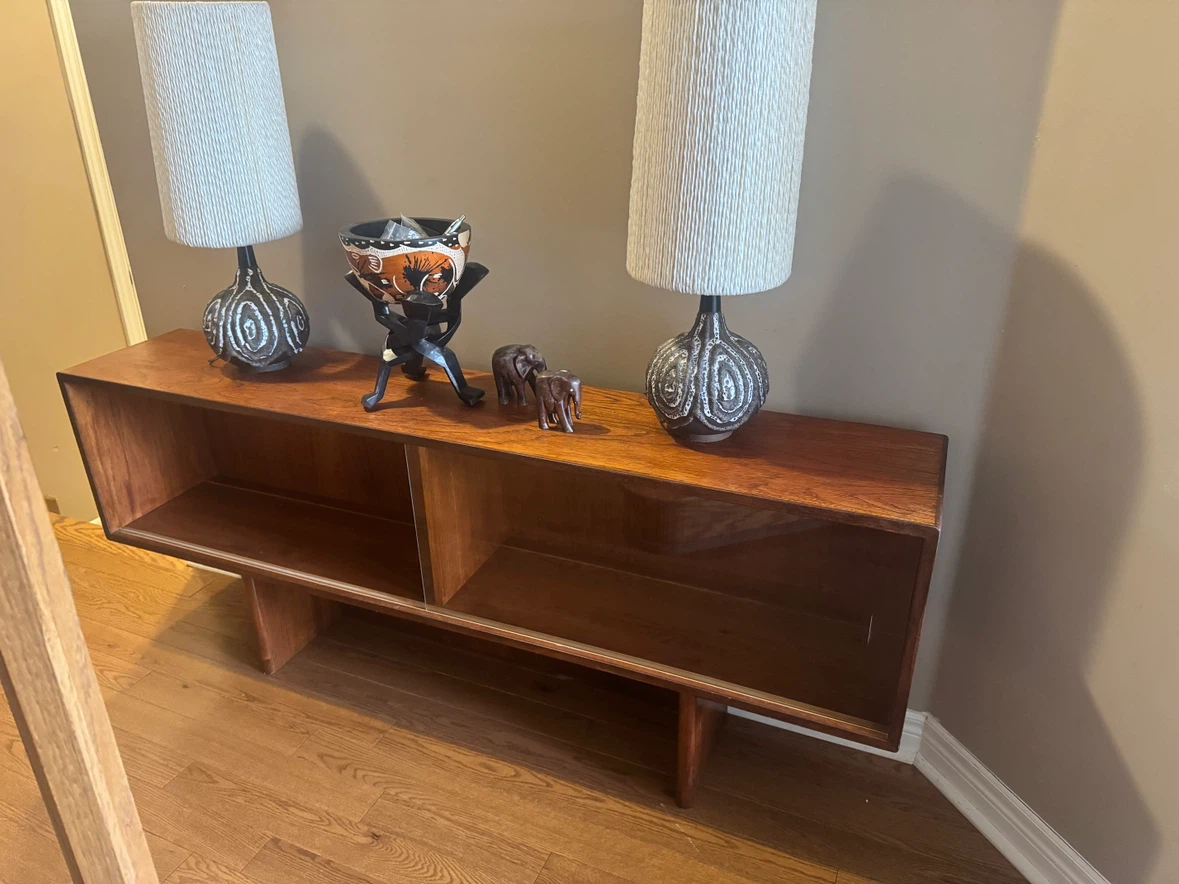 Vintage Wooden Bookshelf / Media Console - photo 2