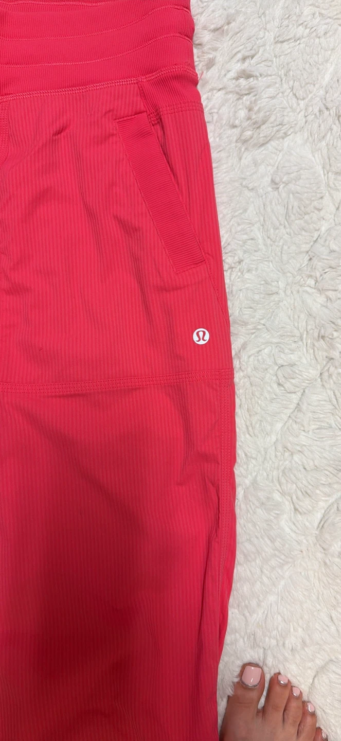 Lululemon Pink Ribbed Capris Size 8 - photo 2