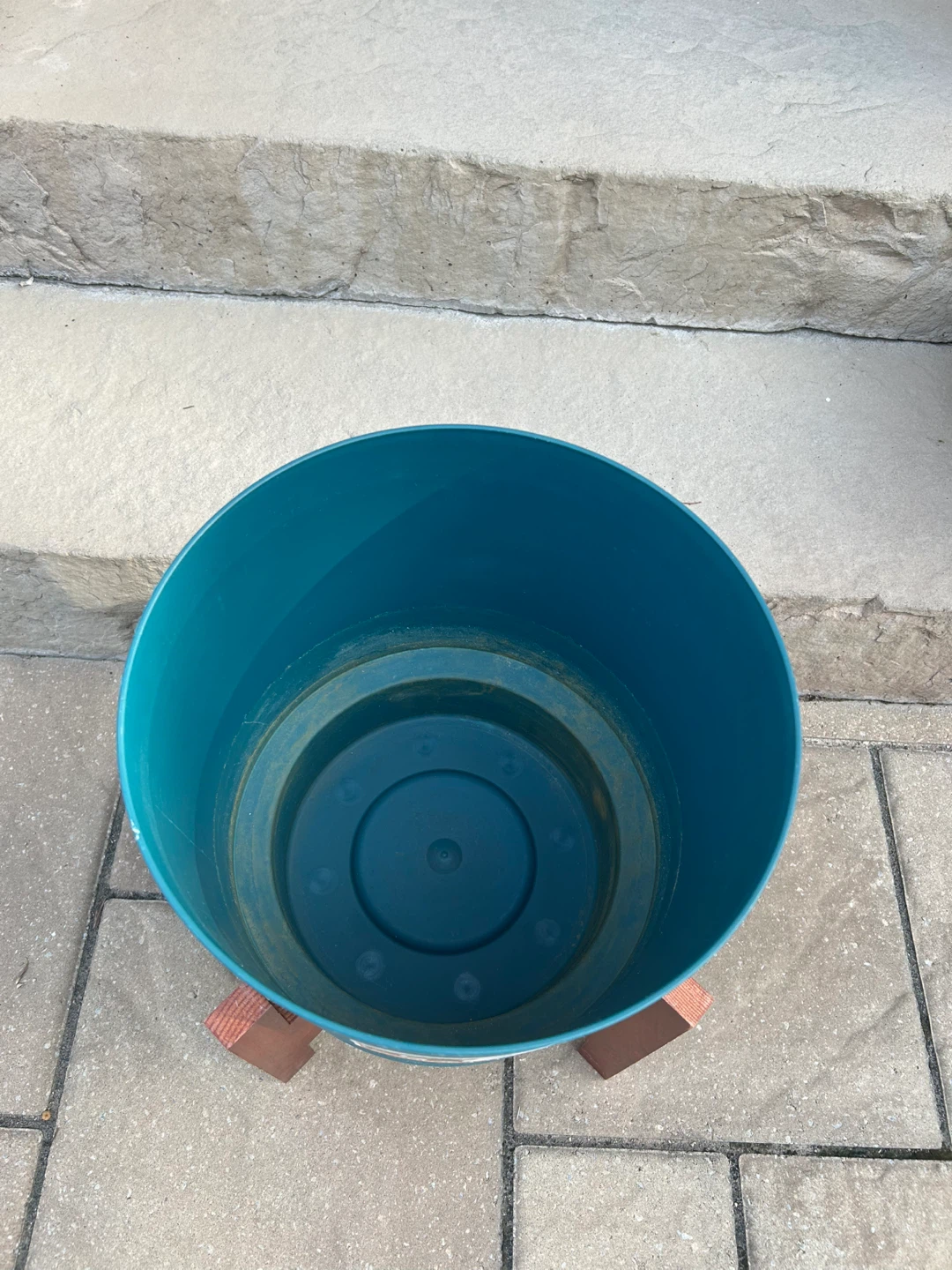 PLANTER WITH WOODEN STAND (READ LISTING) - photo 2