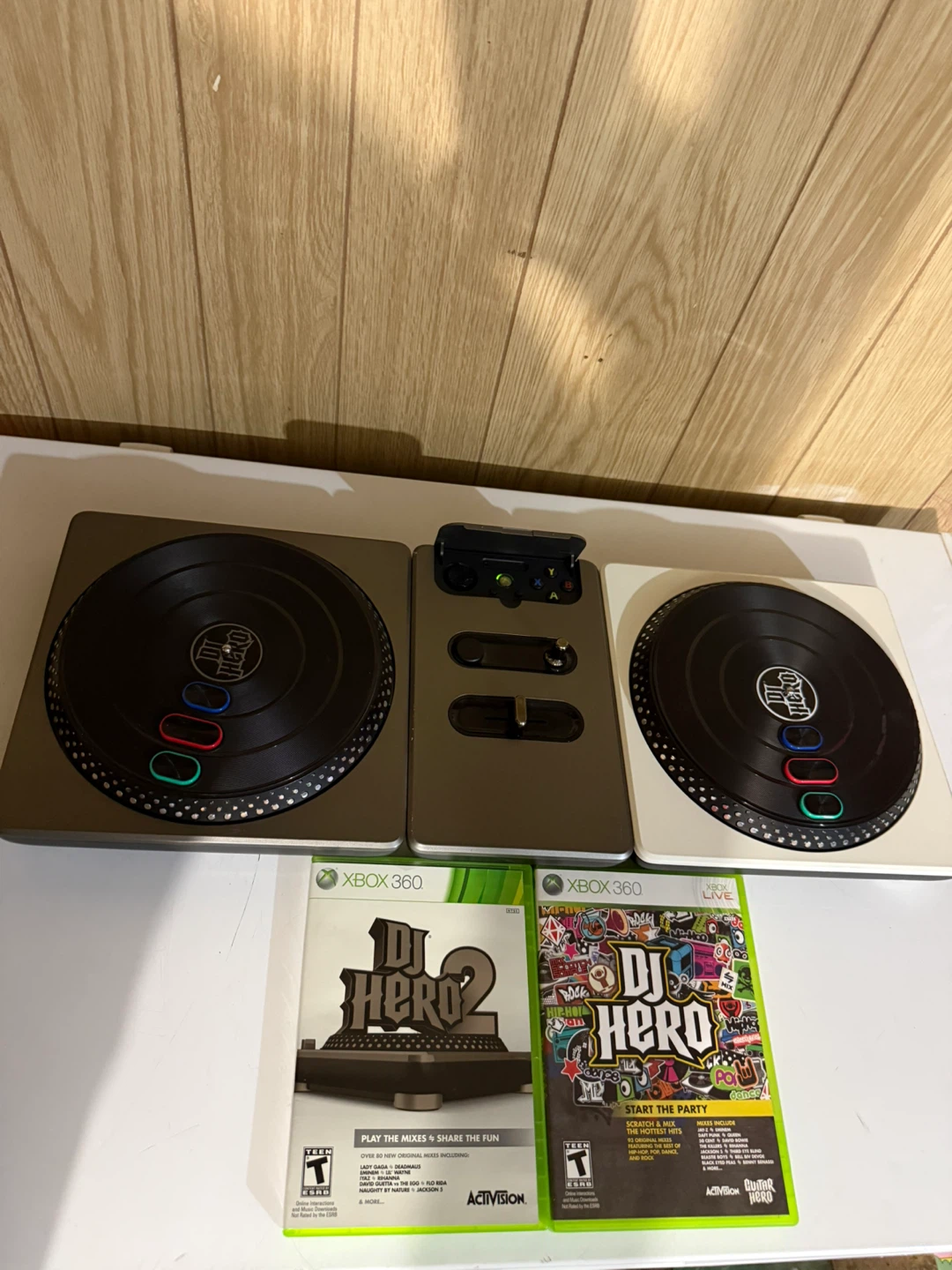 DJ Hero Renegade Edition Xbox 360 Bundle