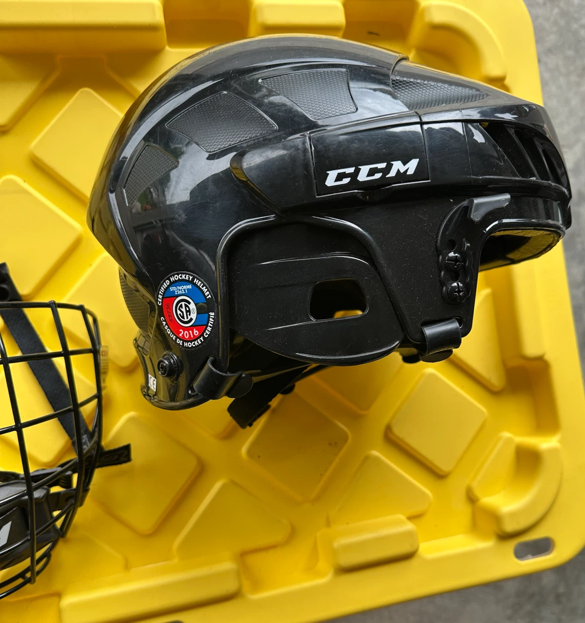 Men’s XL hockey helmet - photo 5