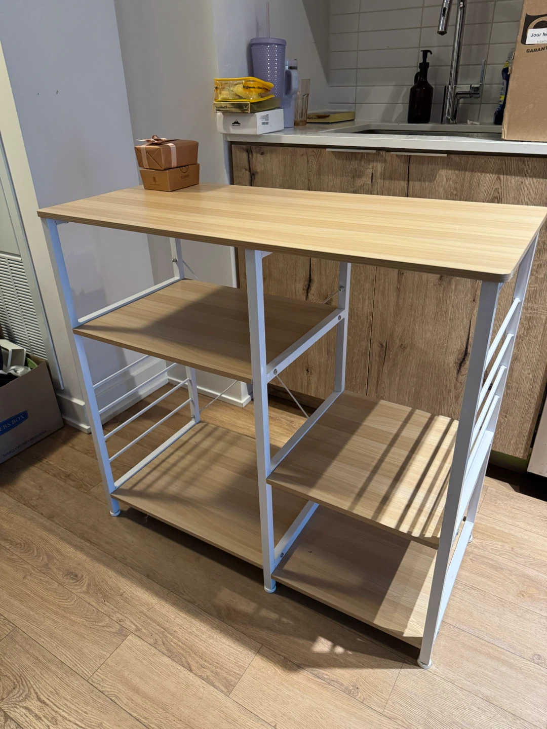 Island Table / Storage Shelf / Closet / Kitchen