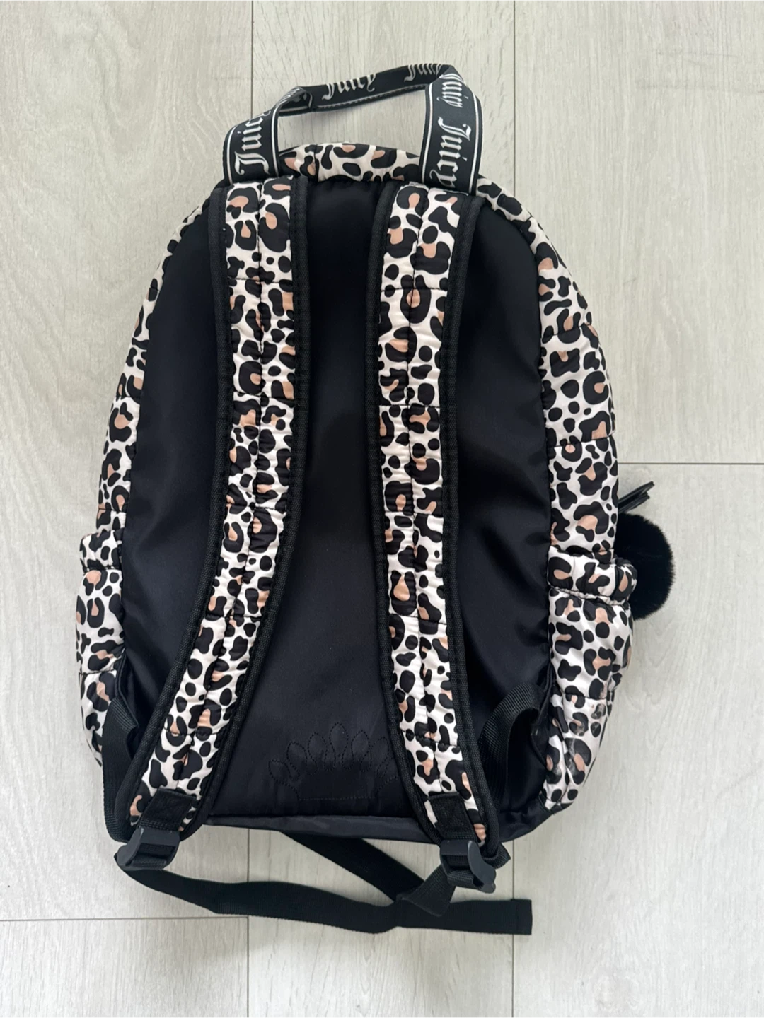 EUC JUICY COUTURE LEOPARD SEQUIN BACKPACK - photo 2