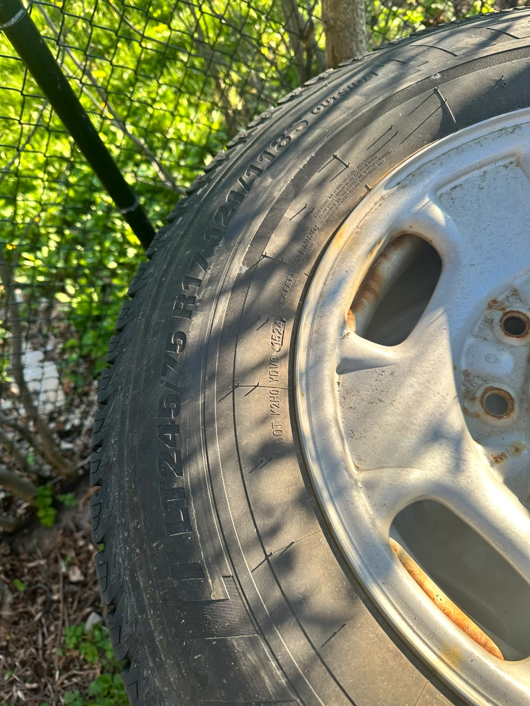 Set of 4 GMC (8 holes)  LT245/75R17 Tires - photo 4