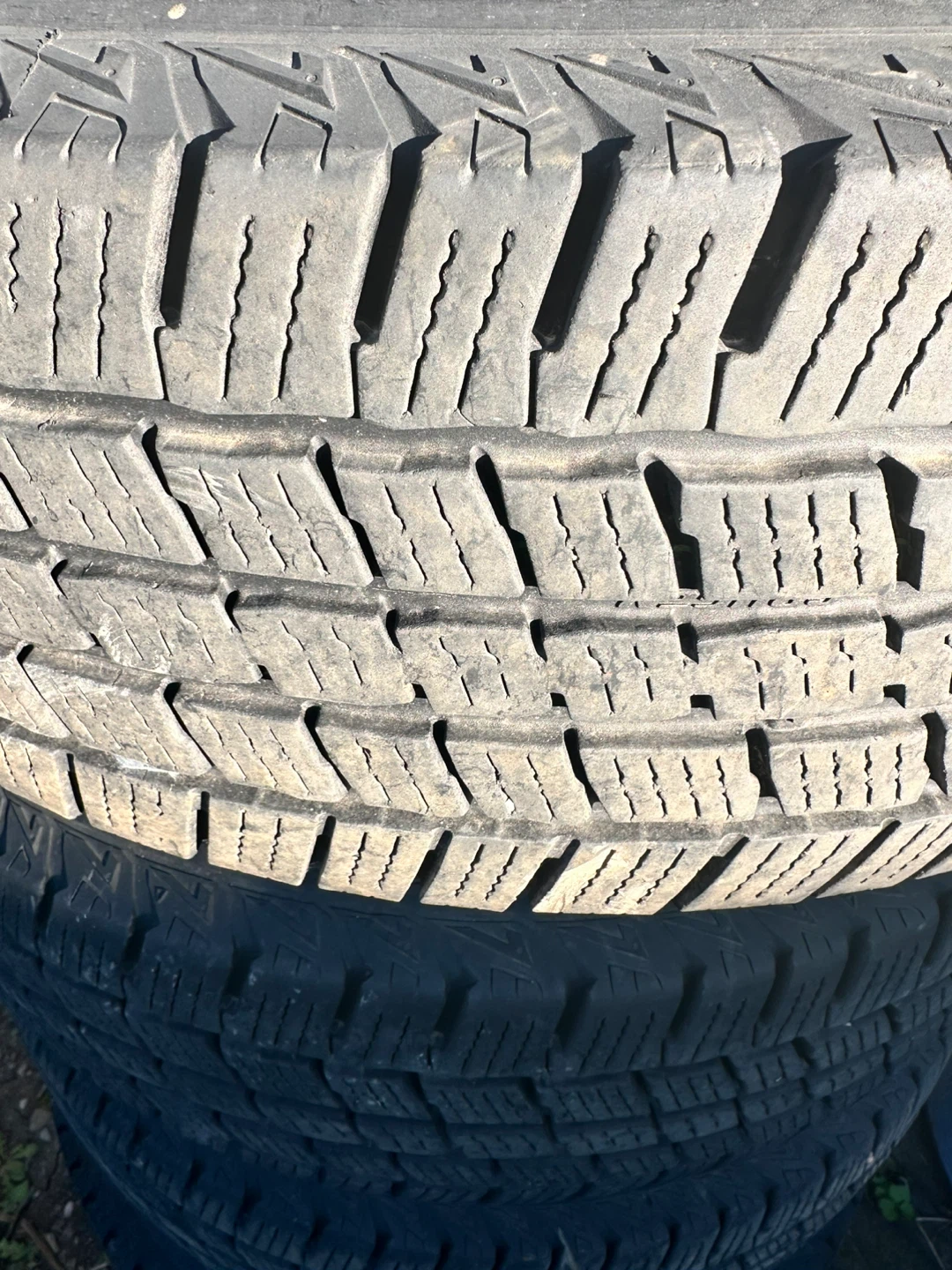 Set of 4 GMC (8 holes)  LT245/75R17 Tires - photo 2