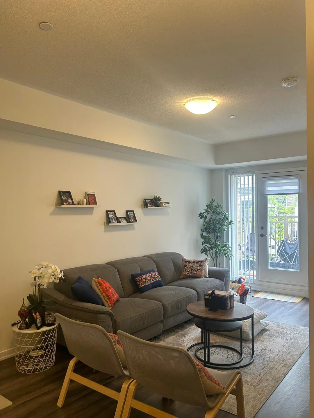 2 Beds 3 Baths - Townhouse - photo 3